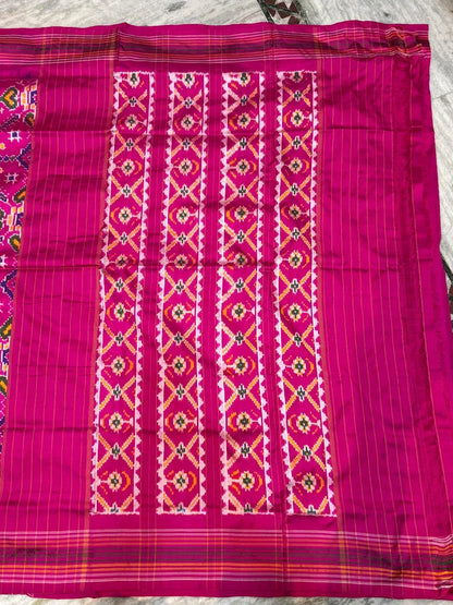 Pure Pochampally Ikat Patola Silk Saree in Magenta Pink | Handloom Geometric Pattern Pattu Saree with Designer Pallu | Traditional Wedding &amp; Festive Wear - pochampallysarees.com