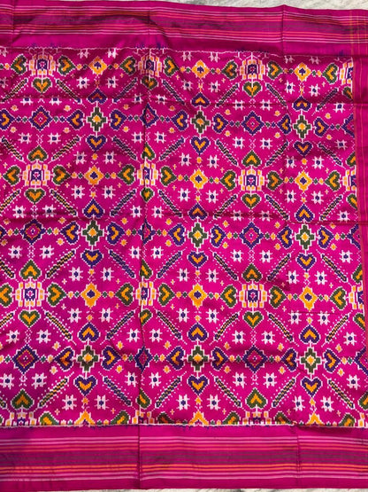 Pure Pochampally Ikat Patola Silk Saree in Magenta Pink | Handloom Geometric Pattern Pattu Saree with Designer Pallu | Traditional Wedding &amp; Festive Wear - pochampallysarees.com