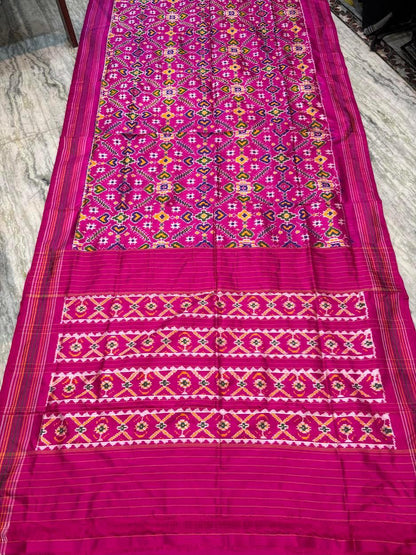 Pure Pochampally Ikat Patola Silk Saree in Magenta Pink | Handloom Geometric Pattern Pattu Saree with Designer Pallu | Traditional Wedding &amp; Festive Wear - pochampallysarees.com