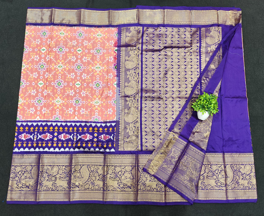 Pochampally Ikkat Pattu Sarees With Kanchi Border - pochampallysarees.com