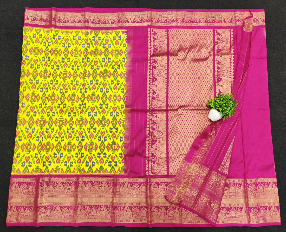 Pochampally Ikkat Pattu Sarees With Kanchi Border - pochampallysarees.com