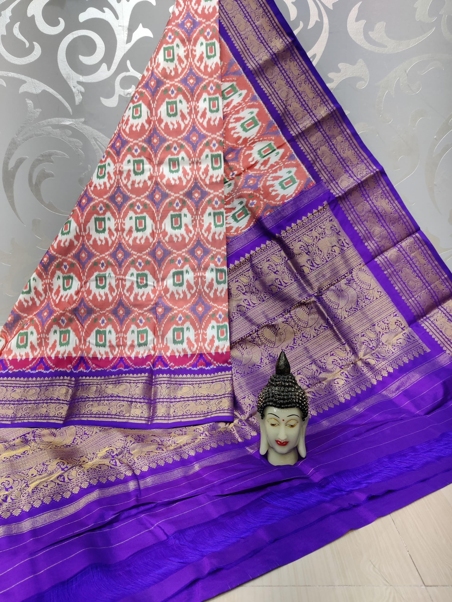 Pochampally Ikkat Pattu Sarees With Kanchi Border - pochampallysarees.com