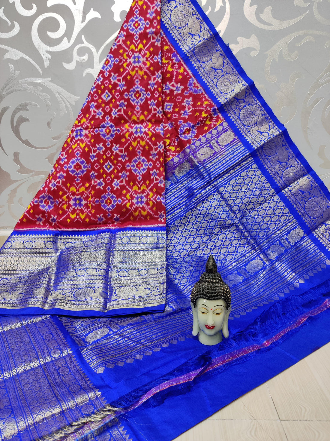 Pochampally Ikkat Pattu Sarees With Kanchi Border - pochampallysarees.com