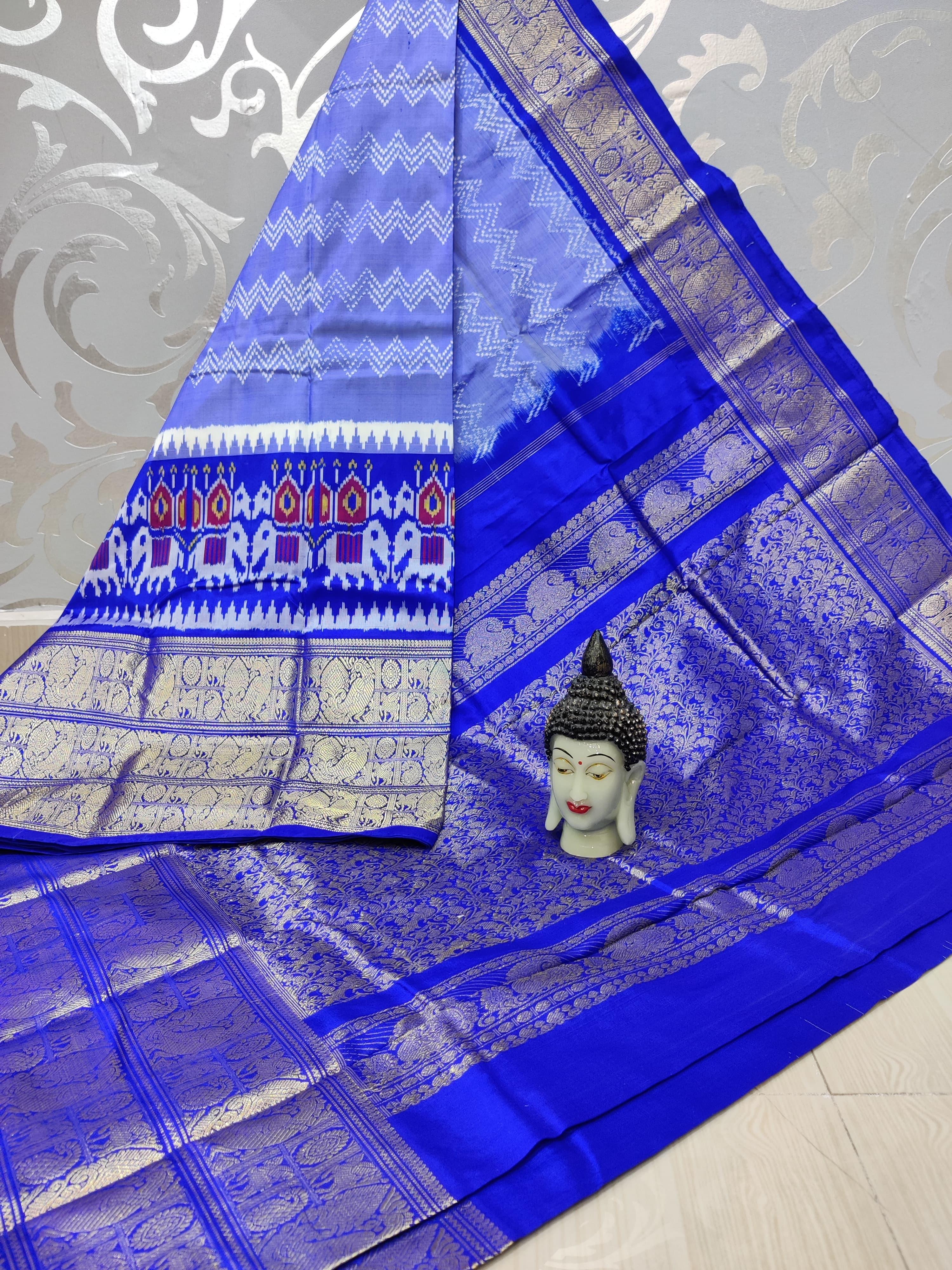 Pochampally Ikkat Pattu Sarees With Kanchi Border - pochampallysarees.com