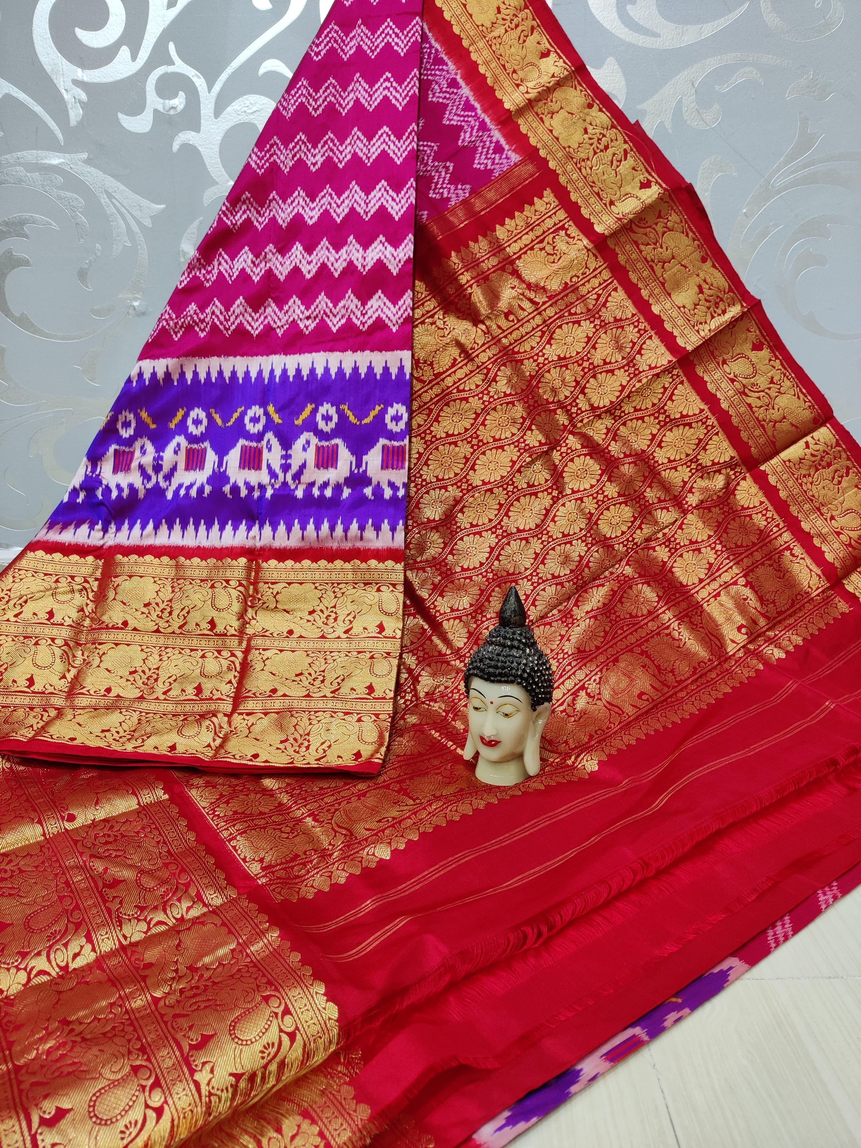 Pochampally Ikkat Pattu Sarees With Kanchi Border - pochampallysarees.com