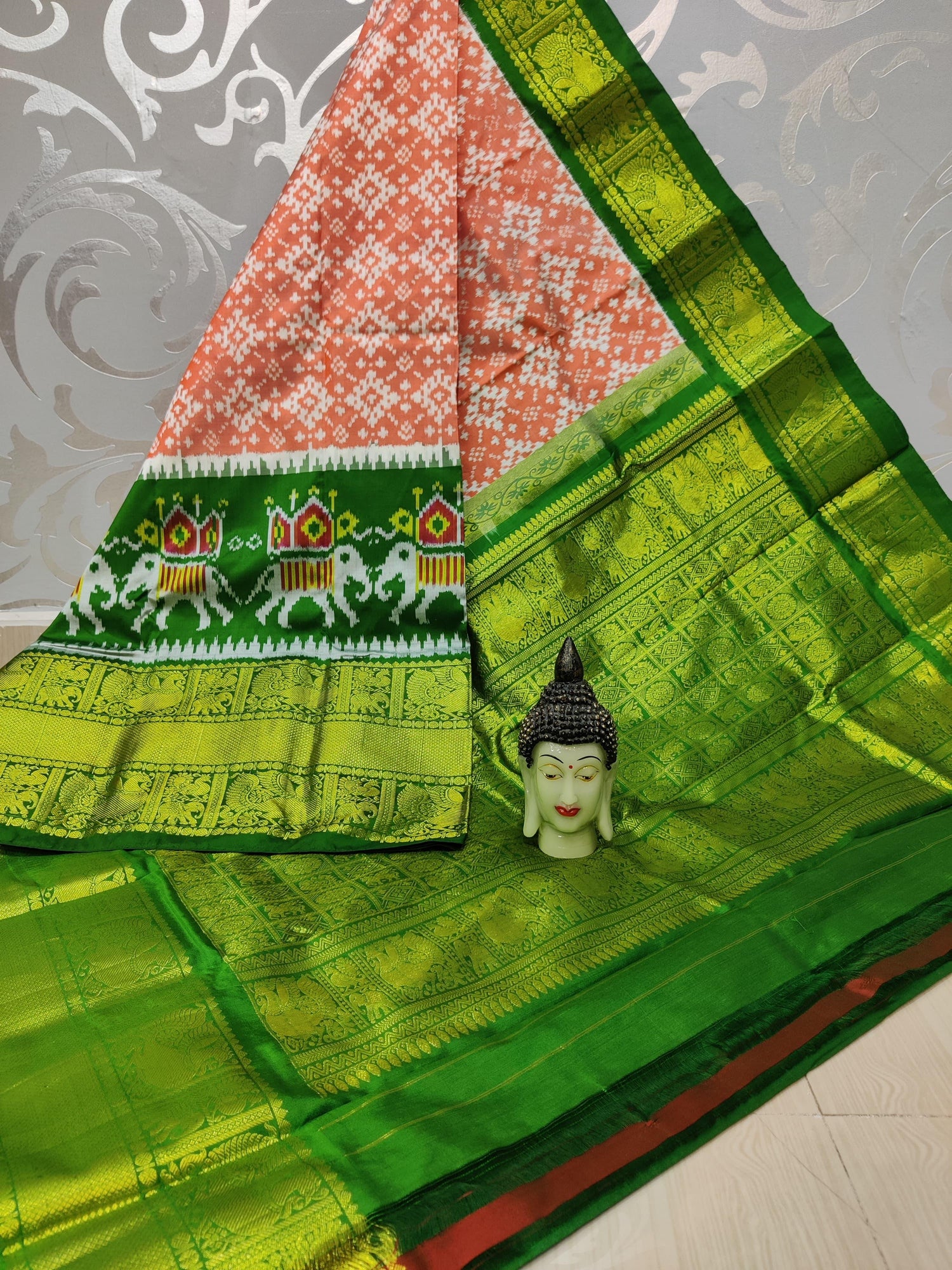 Pochampally Ikkat Pattu Sarees With Kanchi Border - pochampallysarees.com