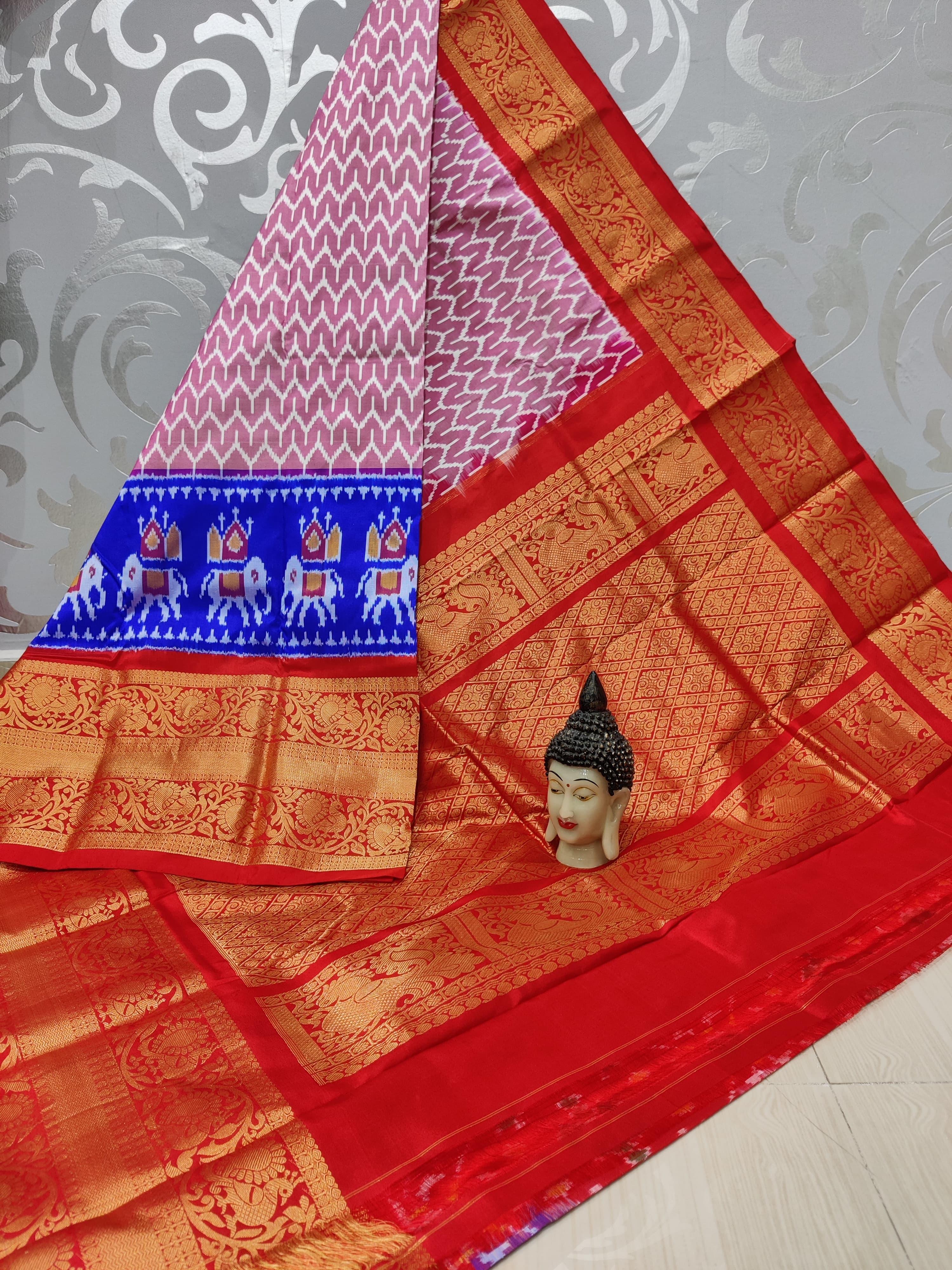 Pochampally Ikkat Pattu Sarees With Kanchi Border - pochampallysarees.com