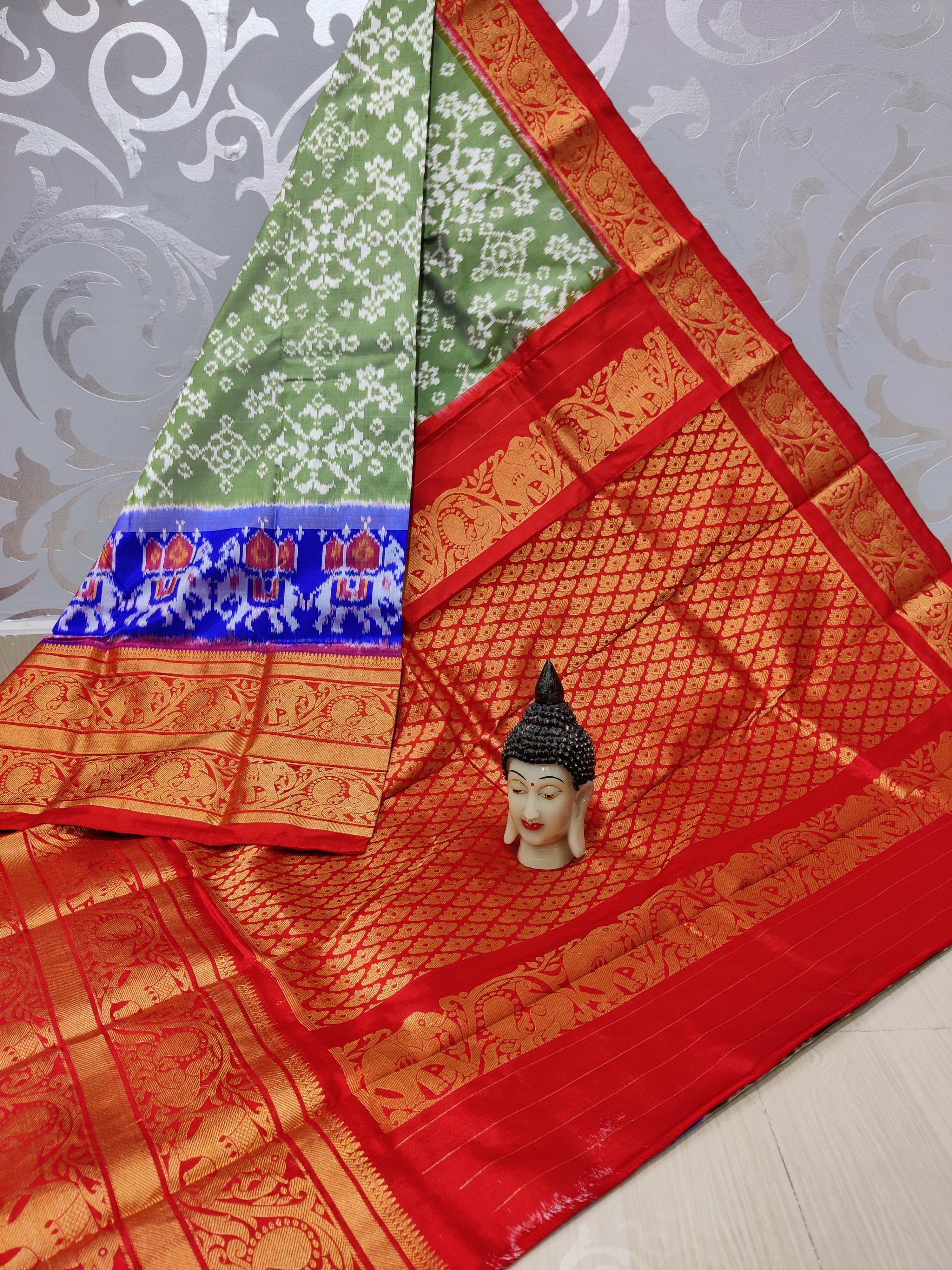 Pochampally Ikkat Pattu Sarees With Kanchi Border - pochampallysarees.com