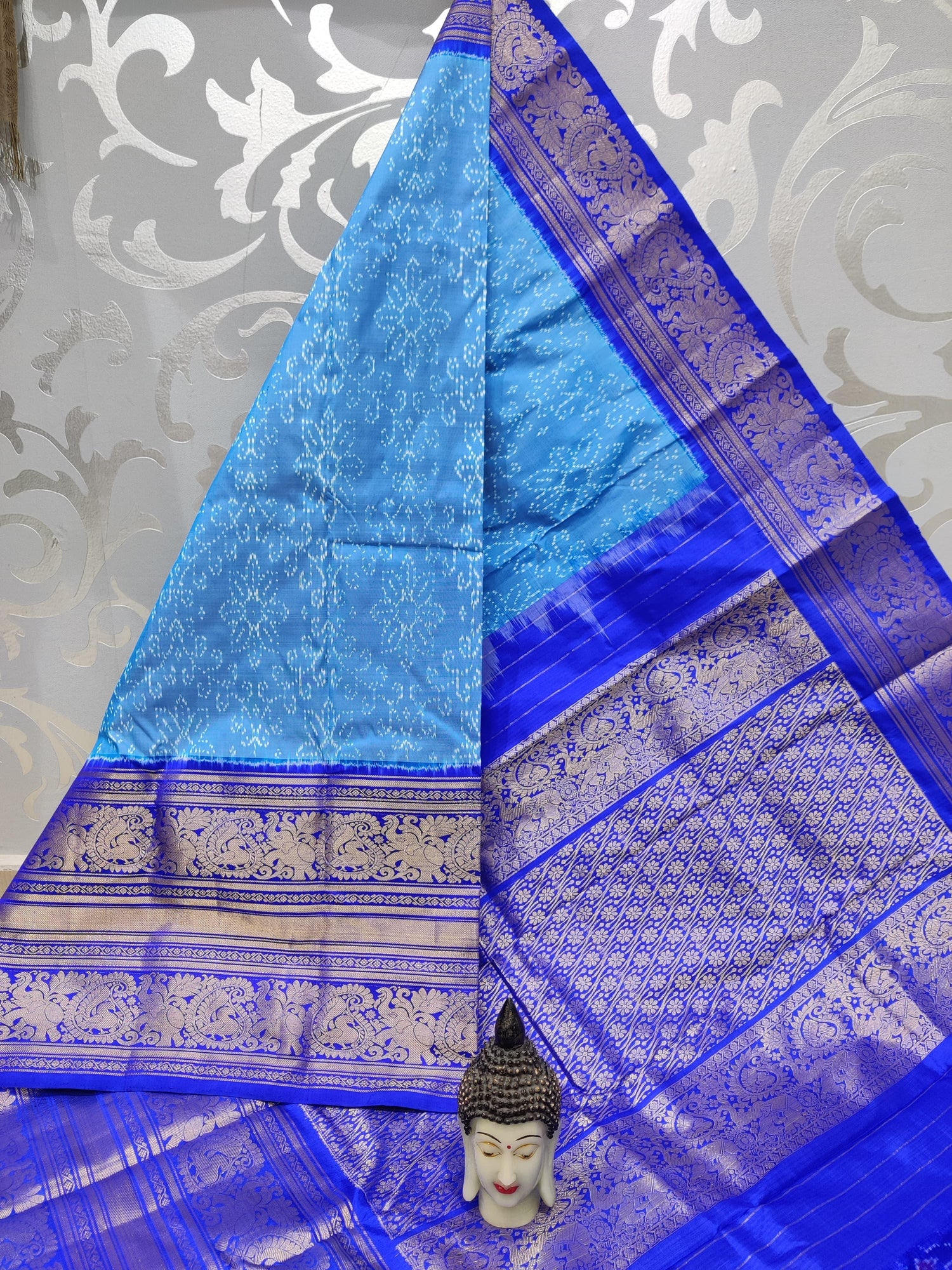 Pochampally Ikkat Pattu Sarees With Kanchi Border - pochampallysarees.com