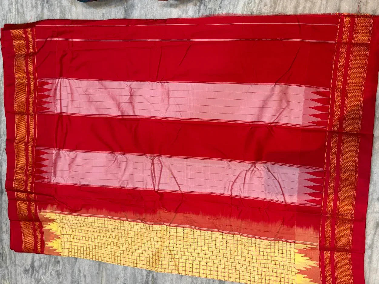 Pure Gadwal Silk Saree in Cream &amp; Crimson Red | Gold Zari Temple Border &amp; Checkered Body | Traditional Handloom Wedding Wear - pochampallysarees.com