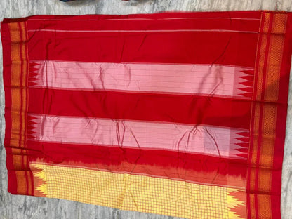 Pure Gadwal Silk Saree in Cream &amp; Crimson Red | Gold Zari Temple Border &amp; Checkered Body | Traditional Handloom Wedding Wear - pochampallysarees.com