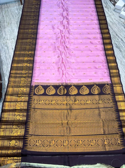 Pure Gadwal Silk Saree: Baby Pink with Contrast Chocolate &amp; Gold Zari Border | Handloom Kuttu Temple Border Saree for Weddings &amp; Festivals - pochampallysarees.com
