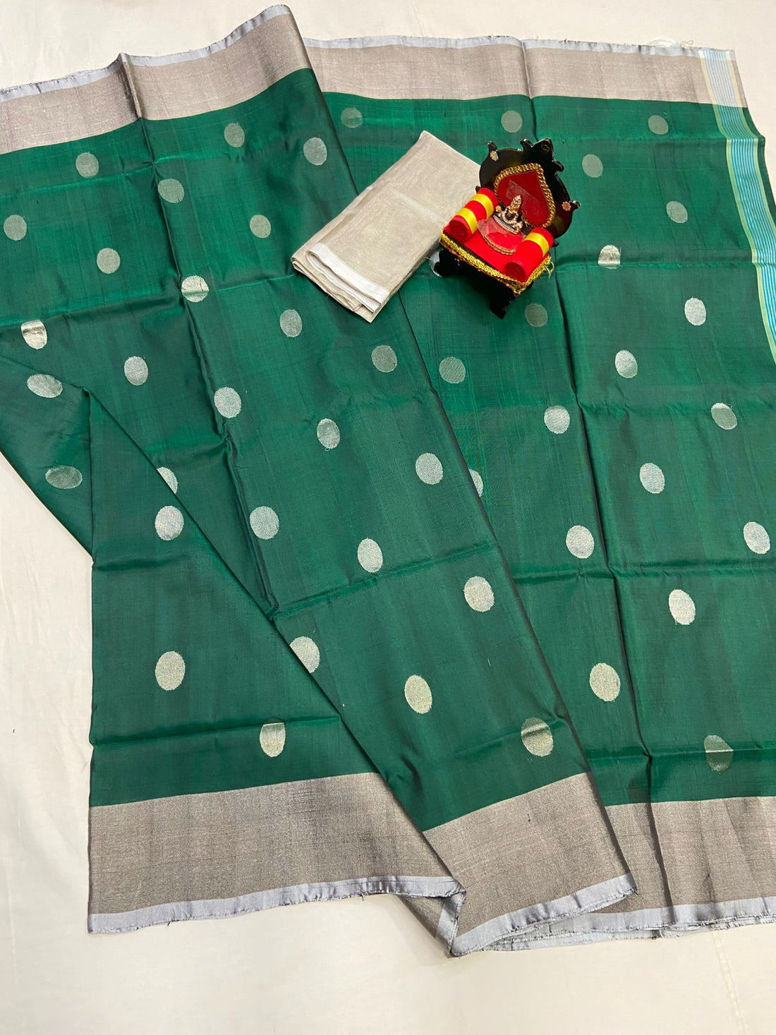 UPPADA PATTU SILVER BORDER SAREE