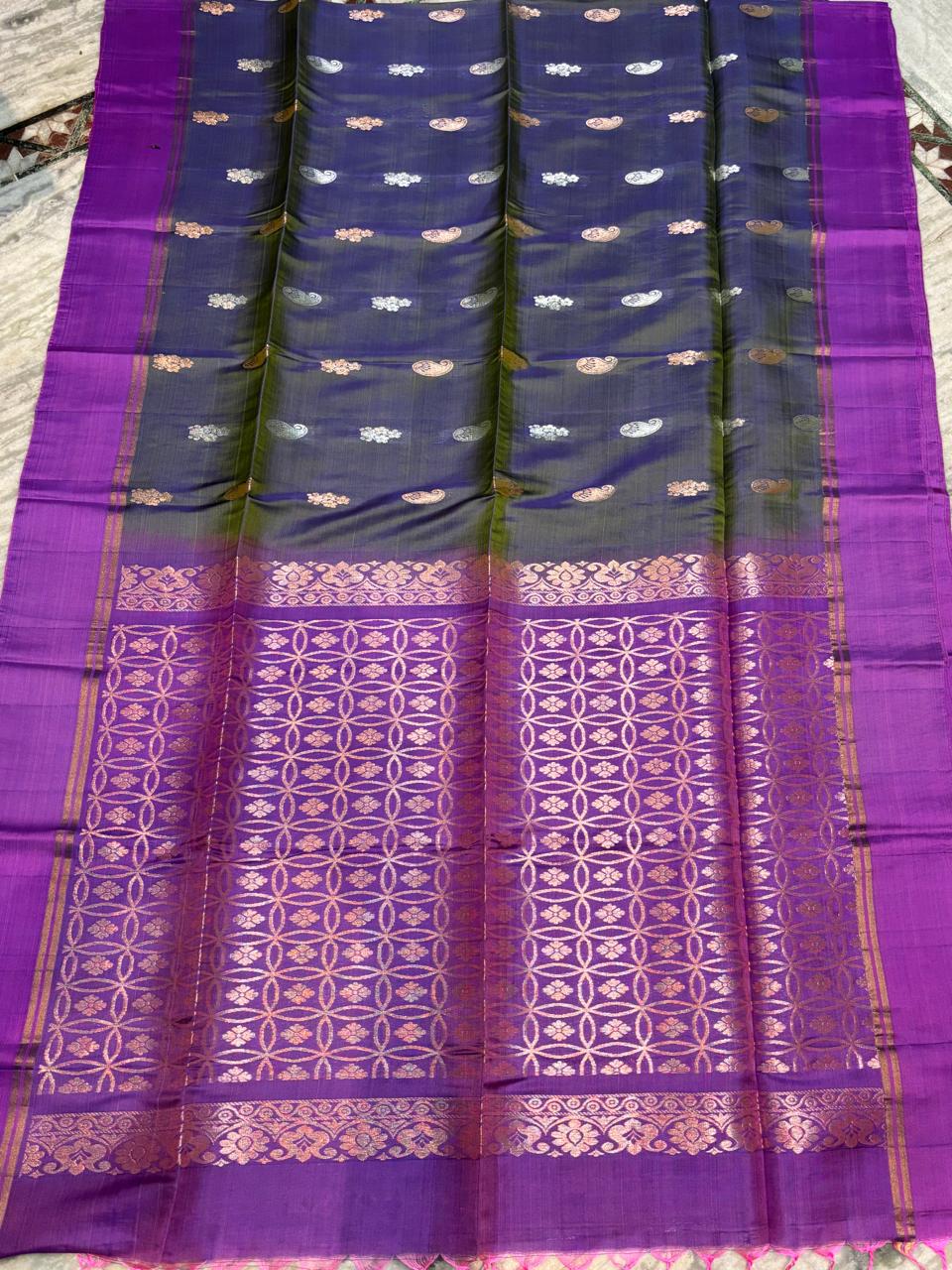 Elegant Dual-Tone Grey &amp; Purple Pure Soft Silk Saree with Traditional Zari Pallu