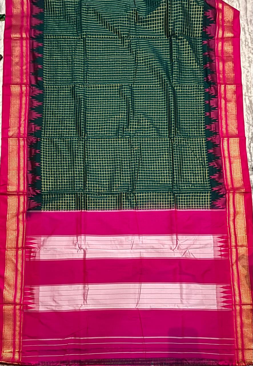 Dark Green Checkered Gadwal Silk Saree with Magenta Pallu