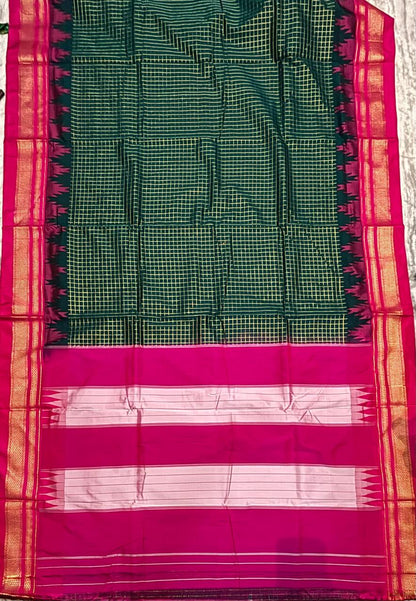 Dark Green Checkered Gadwal Silk Saree with Magenta Pallu