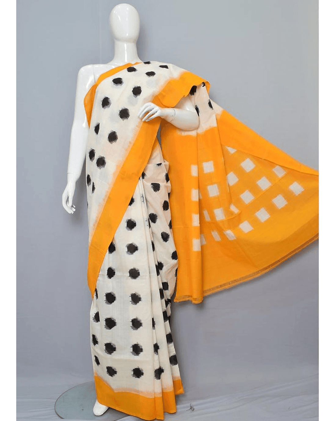 AMAZING DOUBLE IKKAT POCHAMPALLY COTTON CREAM COLOR SAREE-ICS15 - pochampallysarees.com