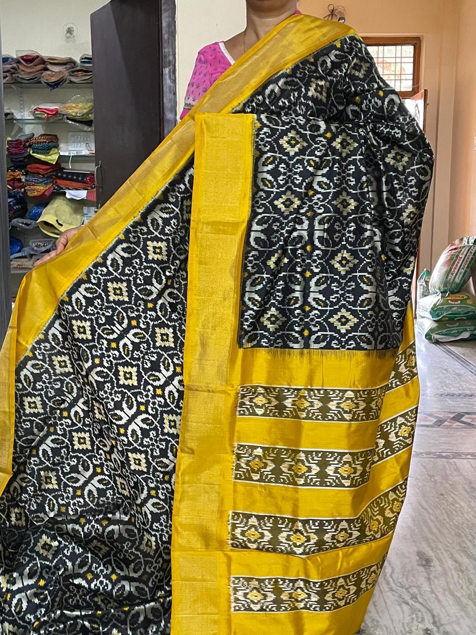 Black Pochampally Ikat Silk Saree - pochampallysarees.com