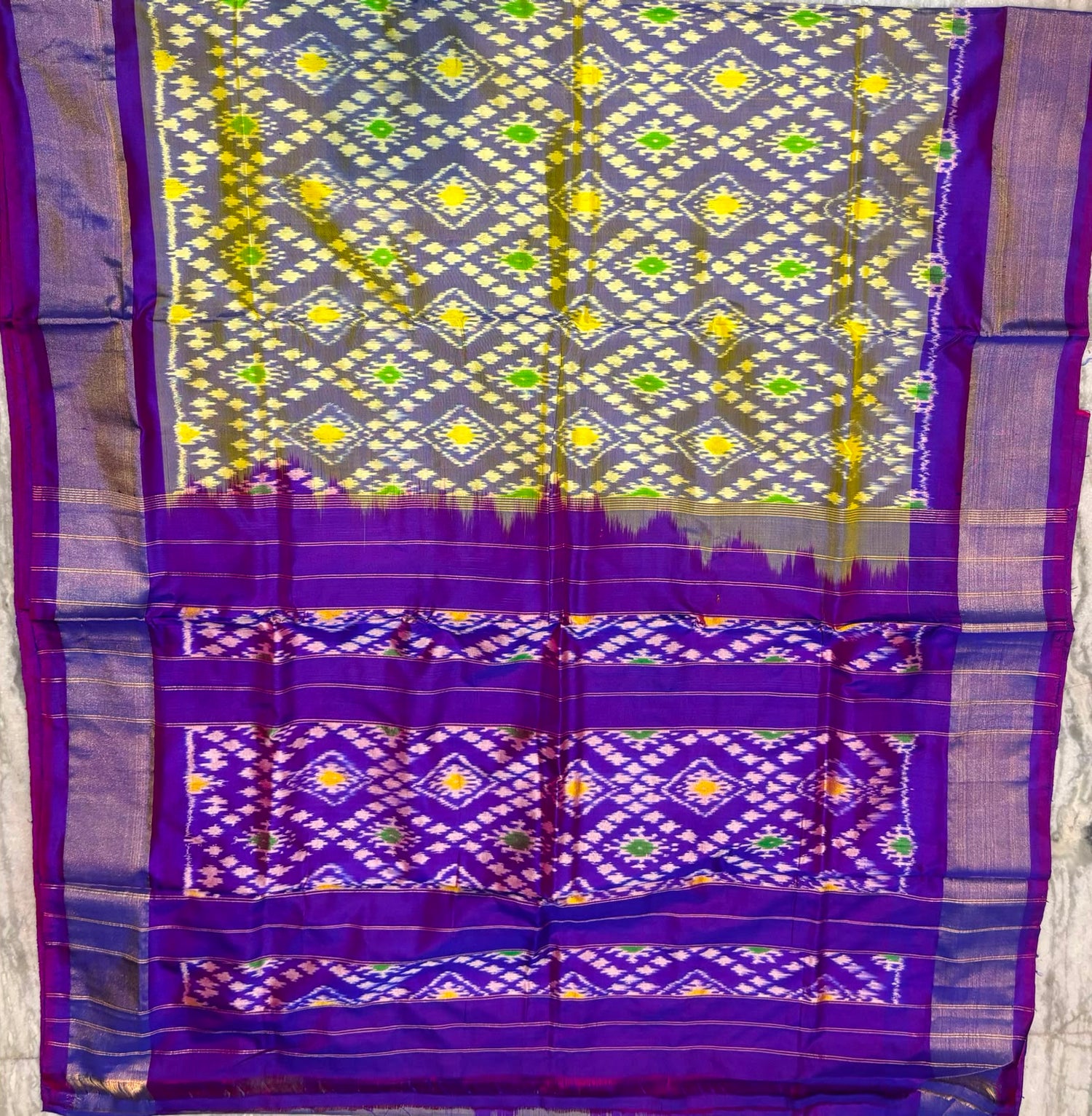 Grey and Purple Handloom Pochampally Ikkat Pure Silk Saree