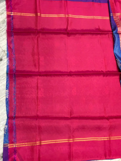 Premium Royal Blue Soft Silk Saree with Vibrant Magenta Pallu &amp; Traditional Floral Motif Weave - pochampallysarees.com
