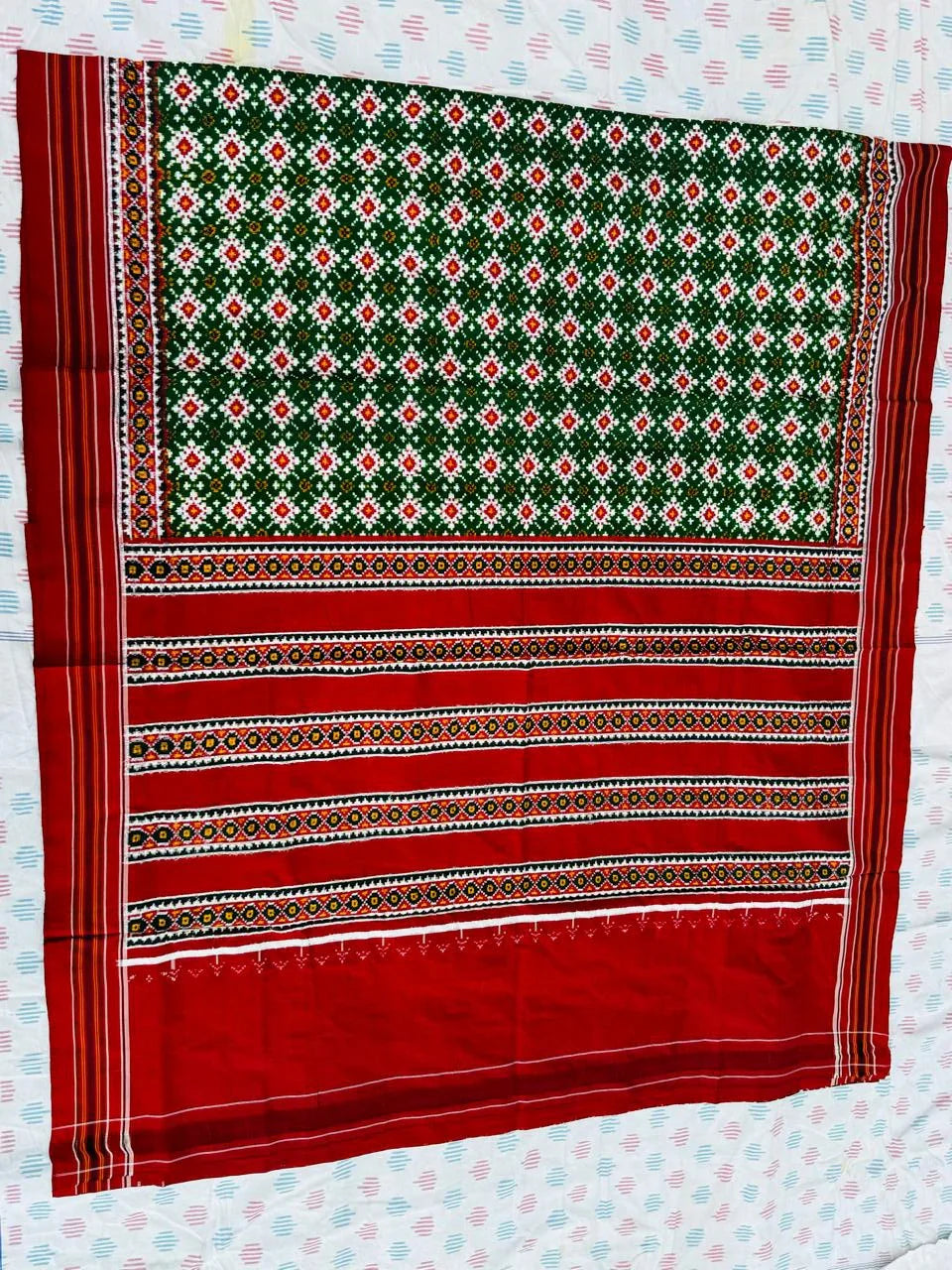 Authentic Green and Red Ikat Patola Saree with Geometric Motifs - pochampallysarees.com