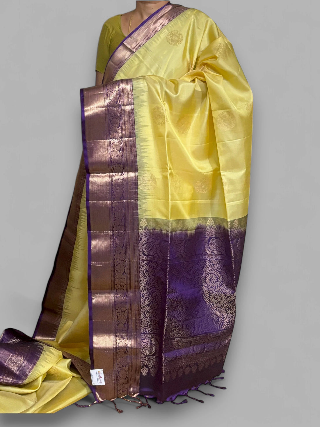Cream Lavender Color Designer Kanchi Pure Soft Silk Saree - pochampallysarees.com