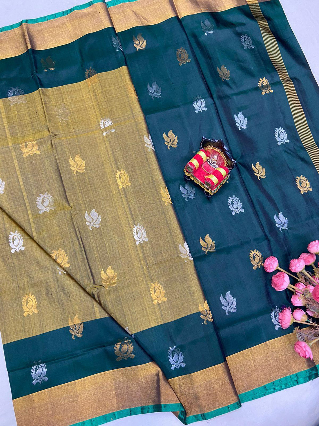 Cream Uppada Butta Silk Saree - pochampallysarees.com