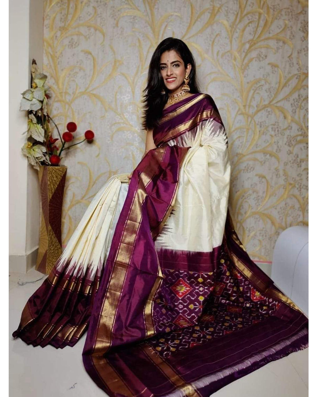 CREAM WITH CHOCOLET COLOR IKKAT SILK SAREE - pochampallysarees.com