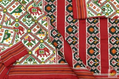 DOUBLE IKKAT TRADITIONAL WHITE NARIKUNJ SAREE - pochampallysarees.com