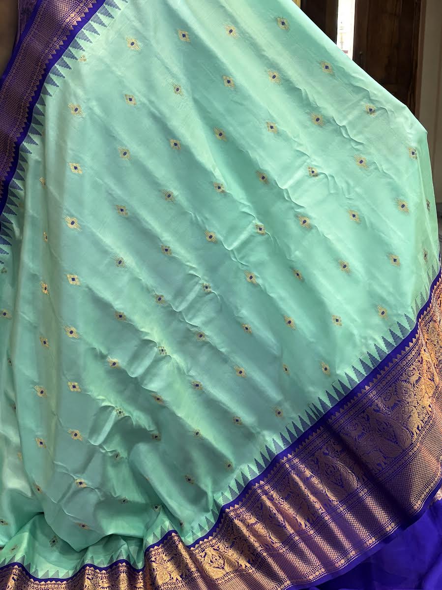 PURE GADWAL SILK BODY BUTTI SEA GREEN PALLU BLUE BIG BORDER AND BLOUSE BLUE SAREE - pochampallysarees.com