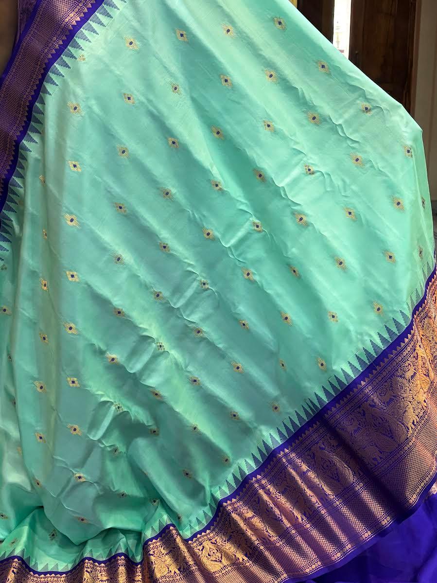 PURE GADWAL SILK BODY BUTTI SEA GREEN PALLU BLUE BIG BORDER AND BLOUSE BLUE SAREE - pochampallysarees.com