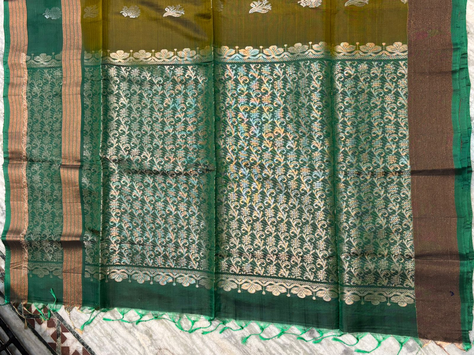 Olive Green &amp; Emerald Soft Silk Saree Online | Traditional Zari