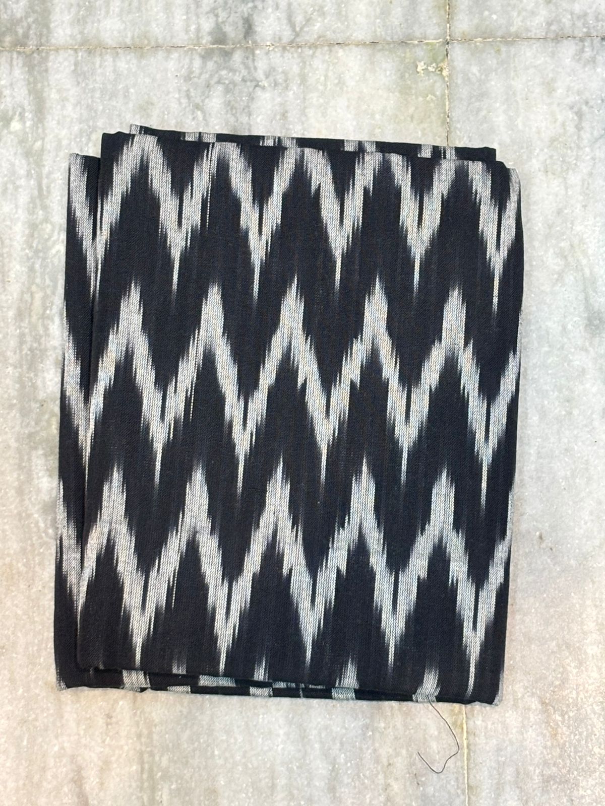 POCHAMPALLY IKAT COTTON WHITE WITH BLACK COLOR DRESS MATERIAL -C64