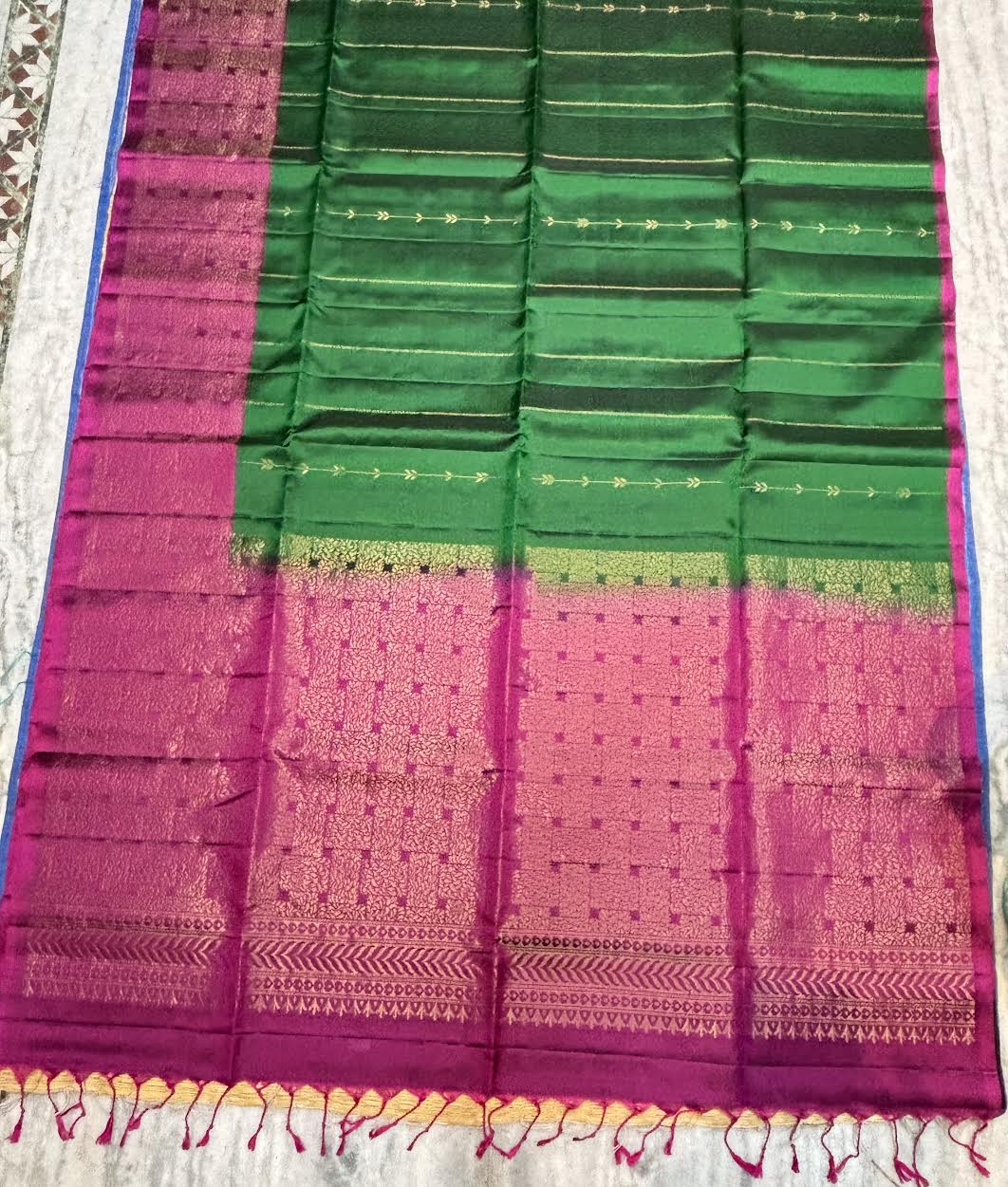 Emerald green Kanchi pattu soft silk saree with subtle zari stripes and contrast rani pink gold zari brocade pallu, Silk Mark certified