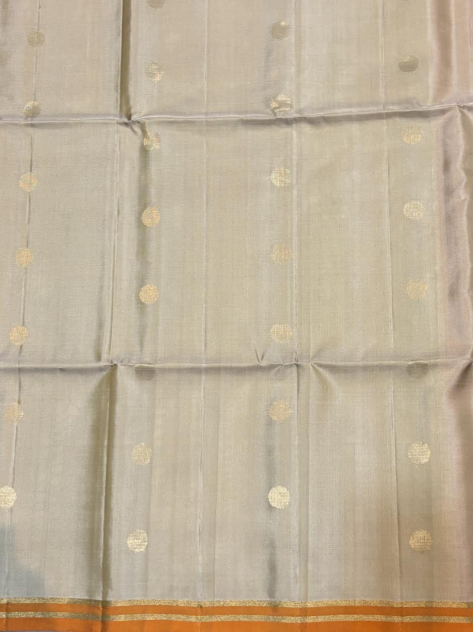 Magenta Purple Kanjivaram Silk Saree with Contrast Emerald Green Zari Border With Silk Mark