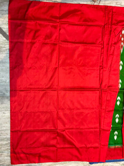 Handloom Emerald Green &amp; Crimson Red Pochampally Ikat Pure Silk Saree