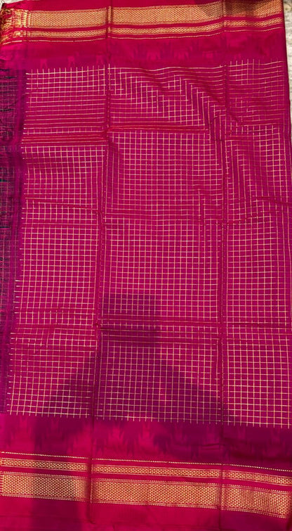 Dark Green Checkered Gadwal Silk Saree with Magenta Pallu
