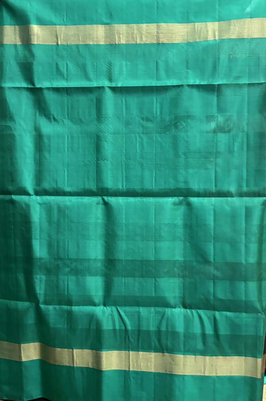 Exquisite Maroon Kanchi Soft Silk Saree with Peacock Motif Teal Border