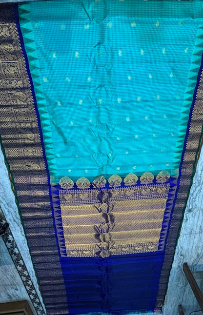 Gadwal Silk Sarees: Vibrant Sea Green &amp; Royal Blue Handloom Classics - pochampallysarees.com