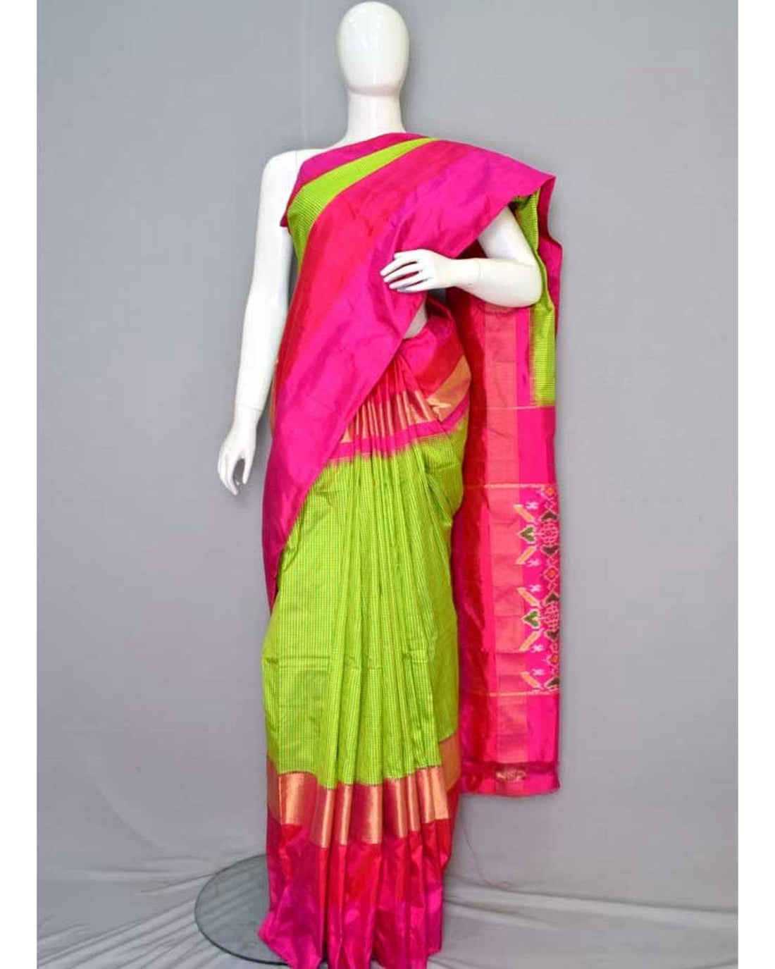 IKAT DESIGNER PARROT GREEN COLOR BODY PALLU IKKAT DESIGNE SAREE - pochampallysarees.com