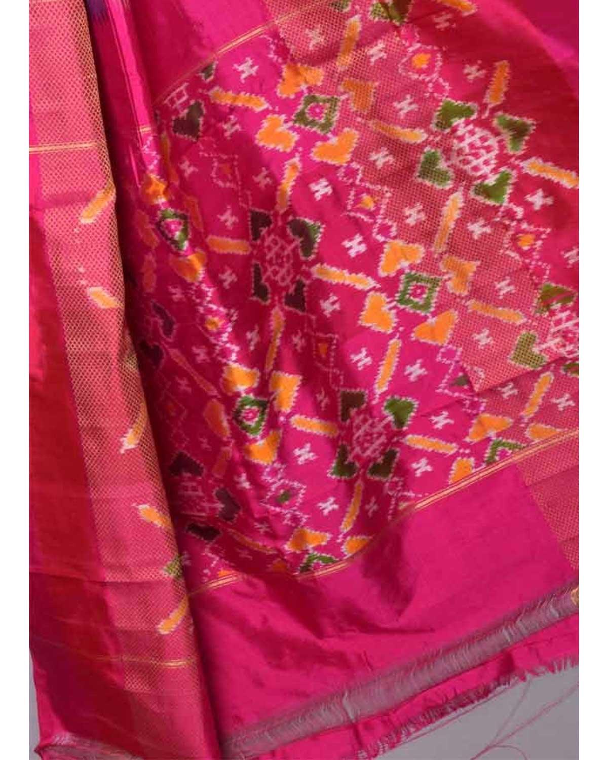 IKAT DESIGNER PARROT GREEN COLOR BODY PALLU IKKAT DESIGNE SAREE - pochampallysarees.com