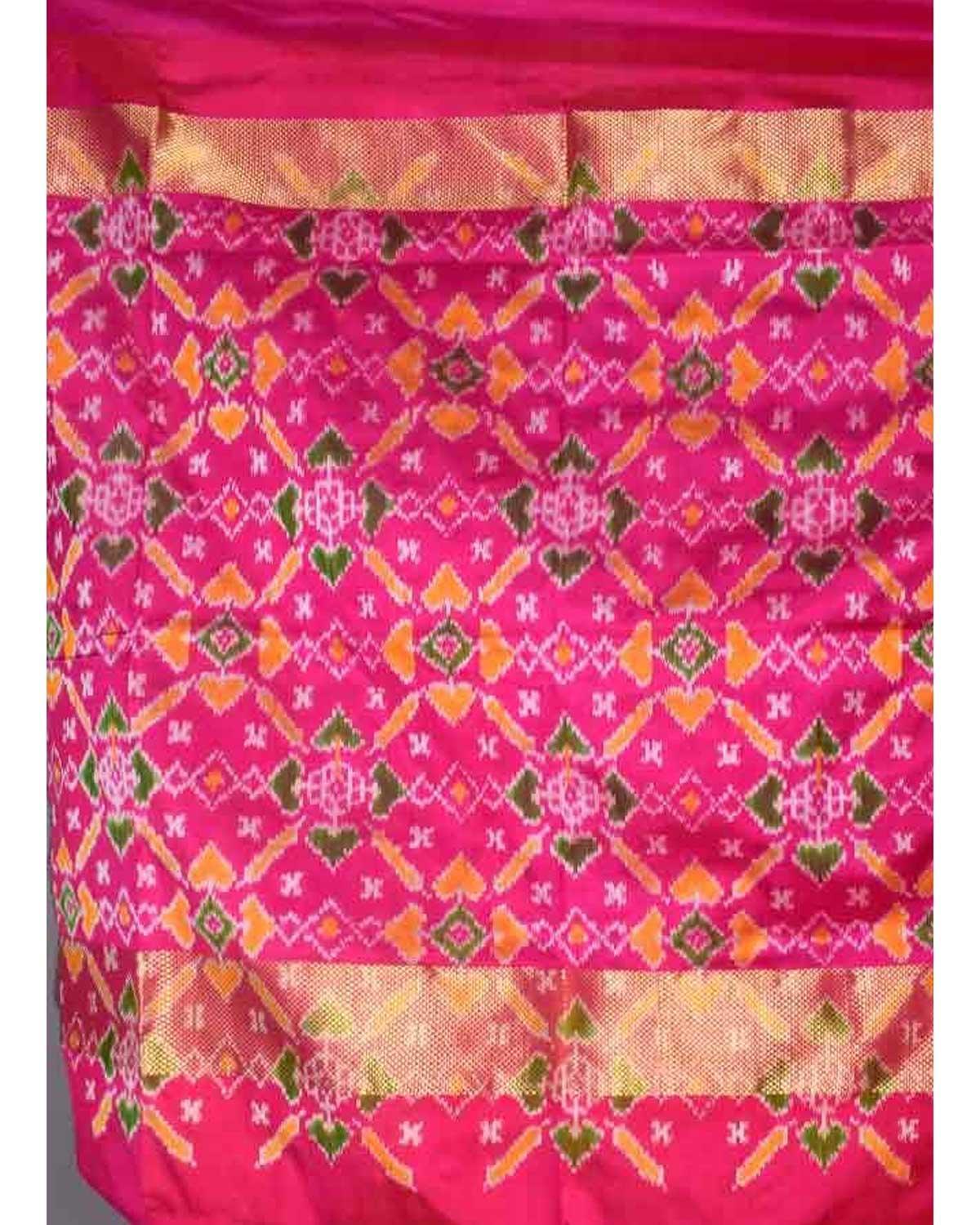 IKAT DESIGNER PARROT GREEN COLOR BODY PALLU IKKAT DESIGNE SAREE - pochampallysarees.com
