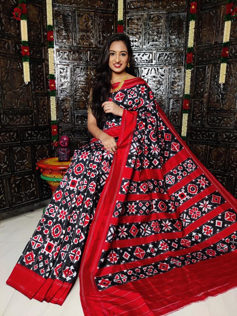 Grey and black Pochampally ikkat cotton saree For price contact: 8754464977  | Cotton saree, Indian sarees, Cotton