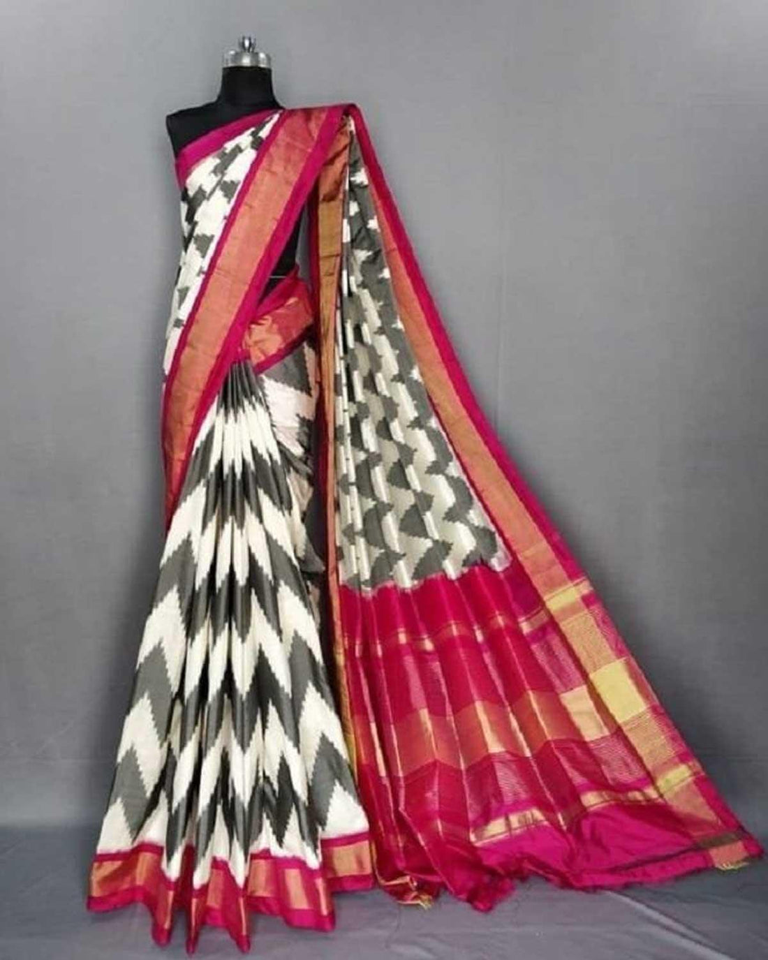 IKKAT POCHAMPALLY CREAM WITH PINK COLOR SILK SAREE - pochampallysarees.com