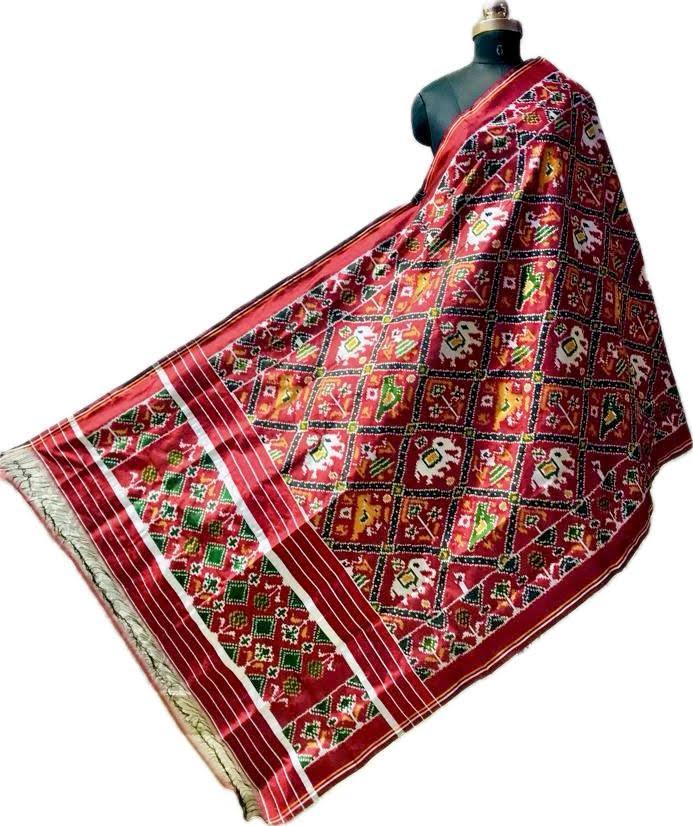 IKKAT SILK NARIKUNJ MAROON COLOR DUPATTA - pochampallysarees.com