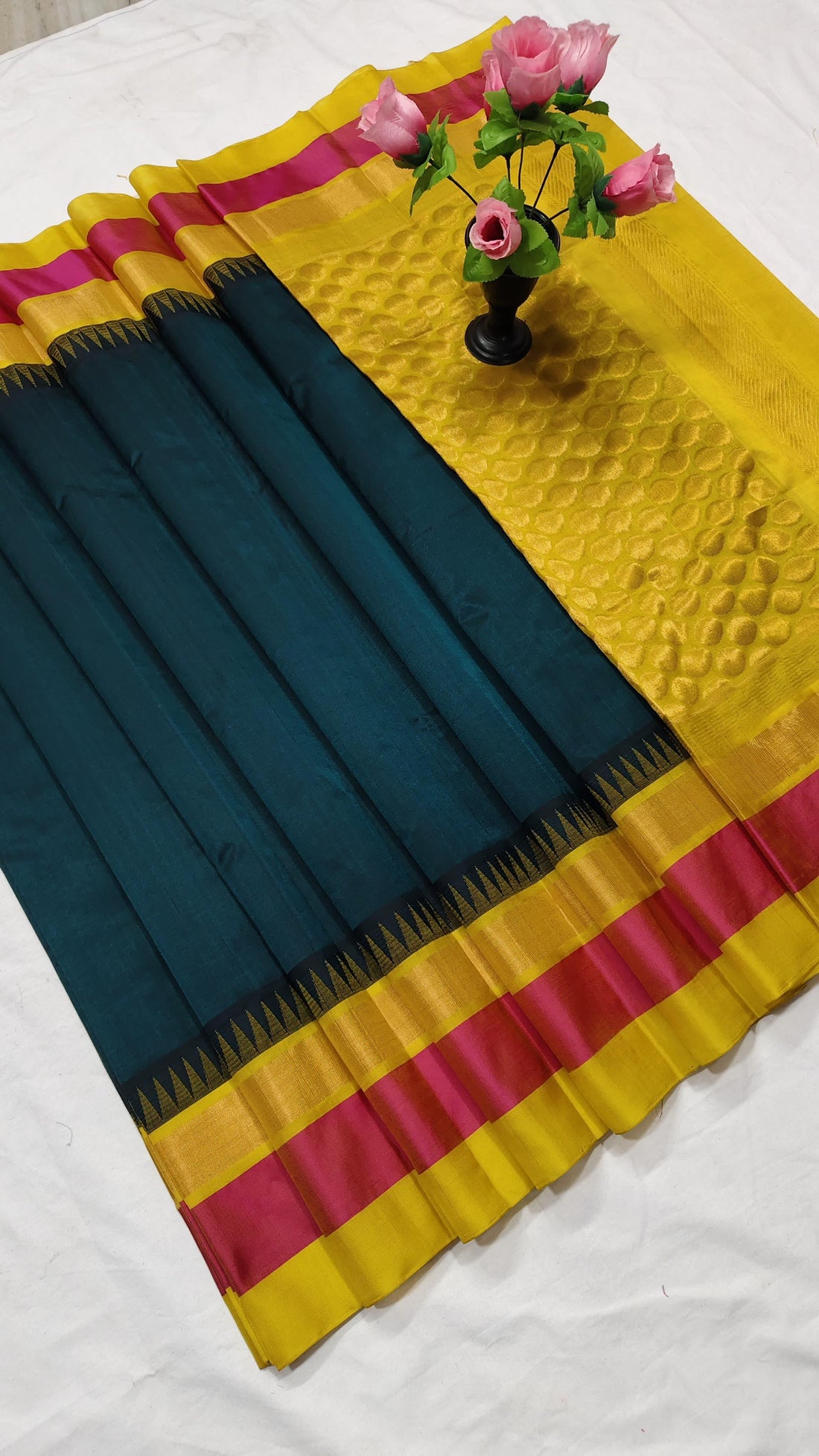 Kuppadam Pattu Saree - pochampallysarees.com
