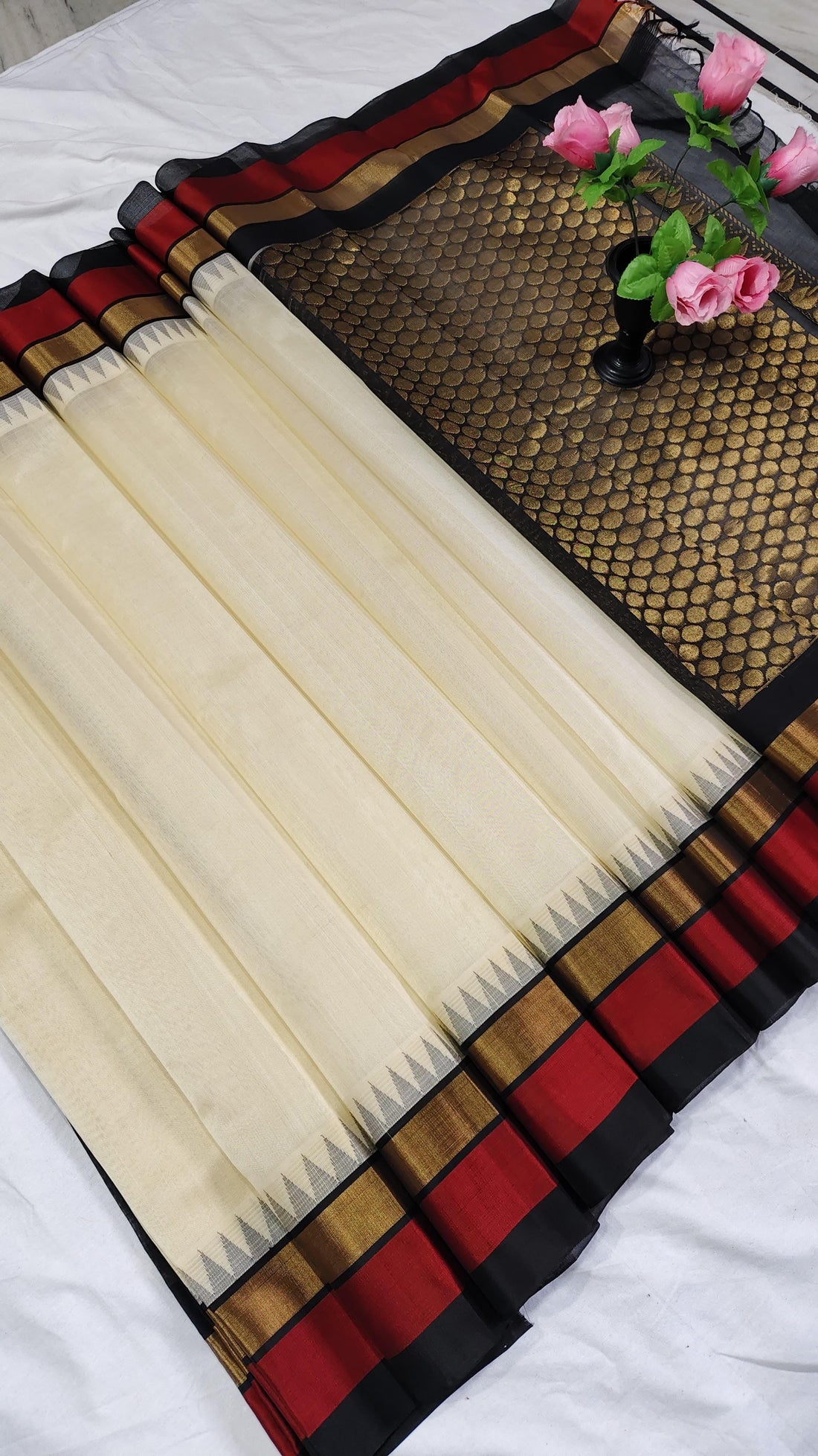 Kuppadam Pattu Saree - pochampallysarees.com