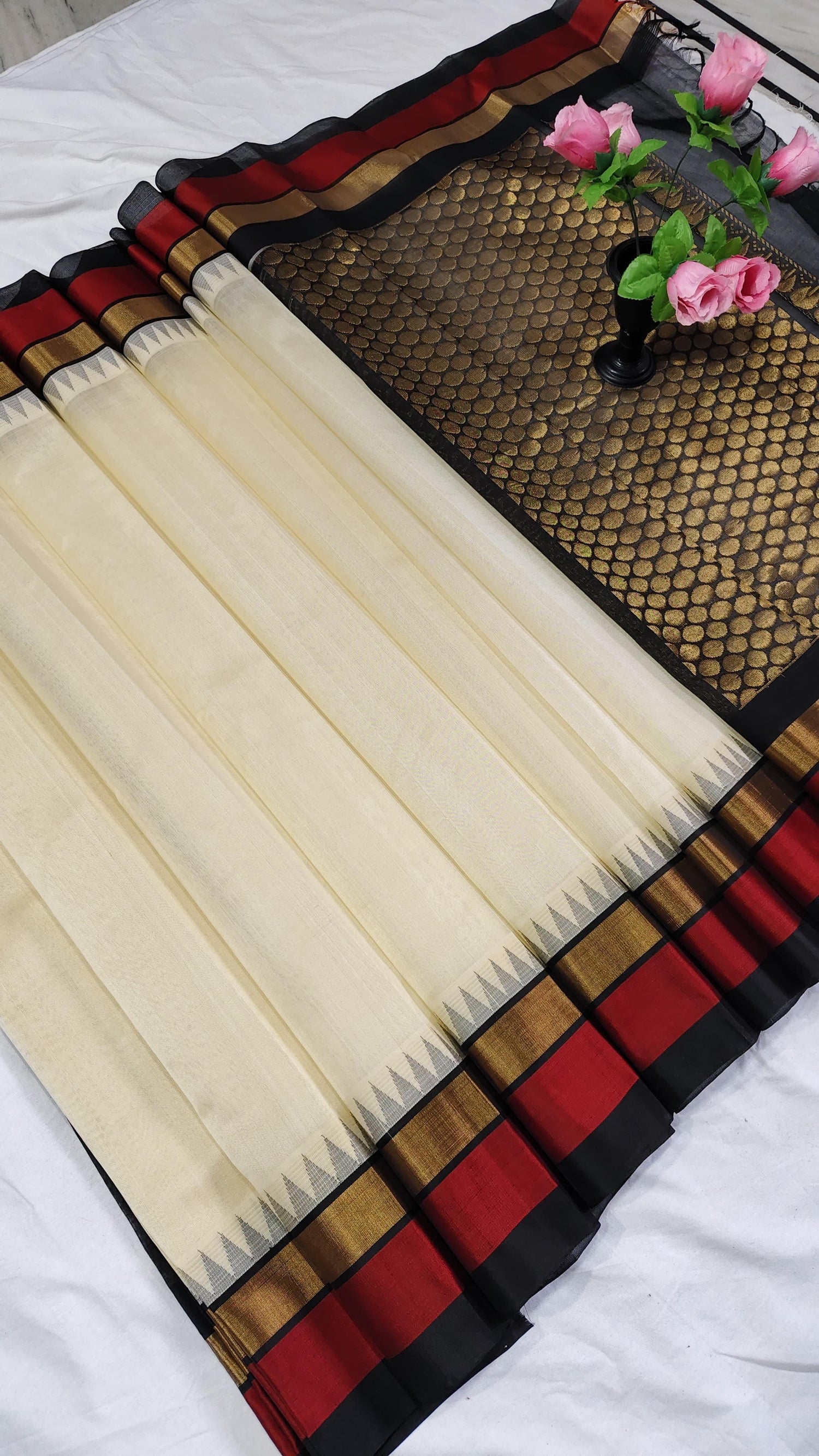 Kuppadam Pattu Saree - pochampallysarees.com