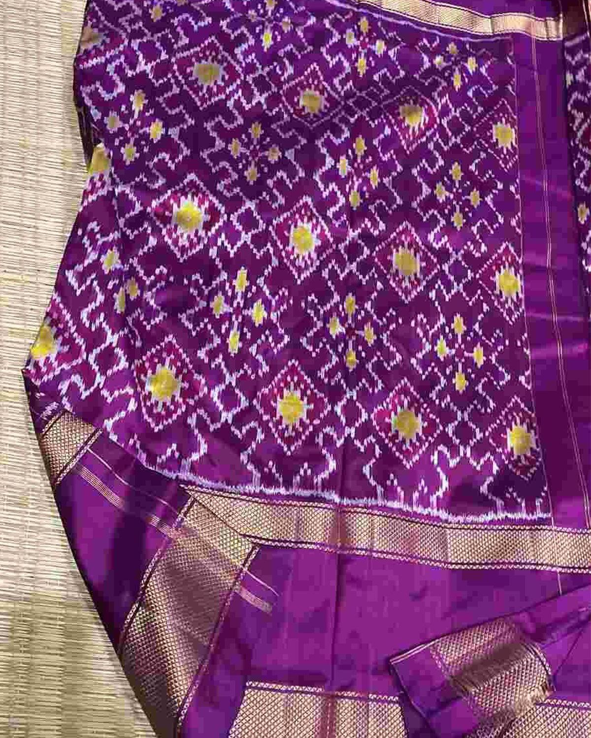 Latest Designer Pochampally CREAM IKKAT SILK SAREE - Main Image