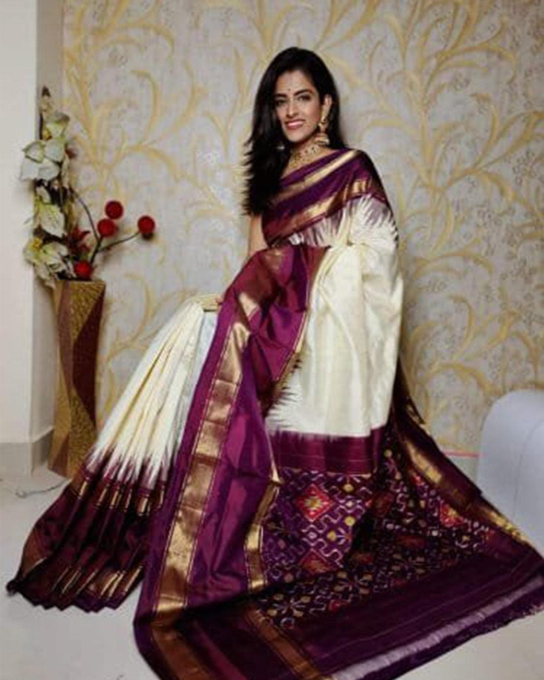 Latest Designer Pochampally CREAM IKKAT SILK SAREE - pochampallysarees.com